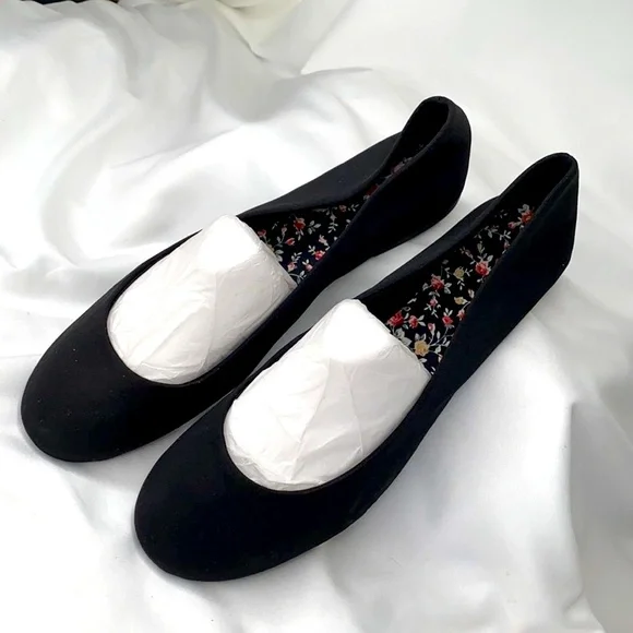 Black Classic Ballet Flats Shoes Size 9 NWOT - Picture 2 of 3